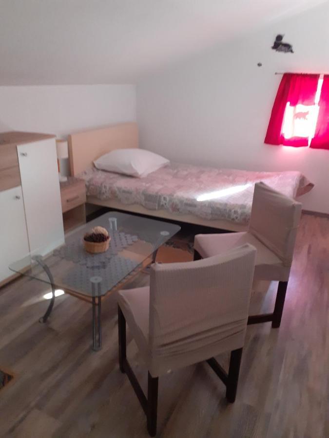 Iva Apartments Šilo Exteriör bild