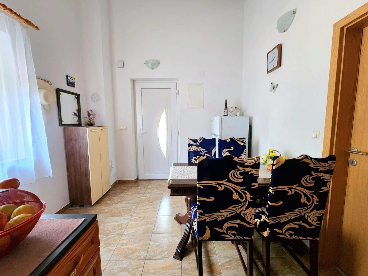 Iva Apartments Šilo Exteriör bild